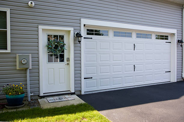 24/7 Emergency Garage Door Panel Replacement experts in Mora County County, NM